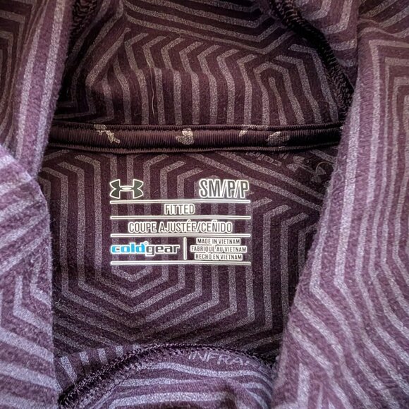 UnderArmour Cold Gear Hooded Athletic Top Small - Picture 3 of 3